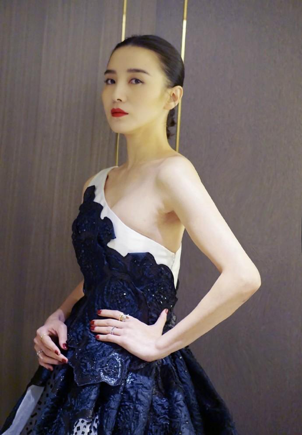 香草美人,温文尔雅——宋佳