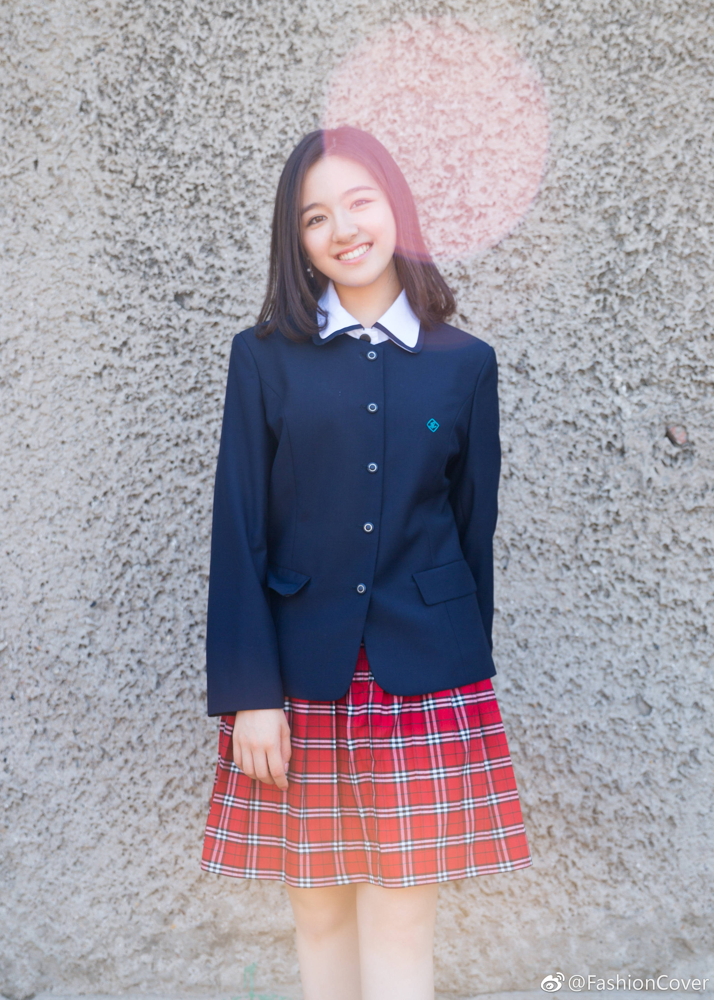 毕业啦!李兰迪身着校服现身学校毕业典礼 ,林杨在中戏等你