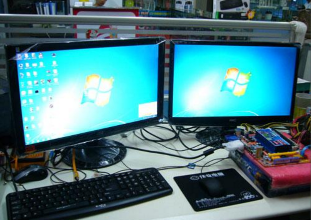 如何实现两台电脑主机同时用一个显示器,实现的方法有哪几种?