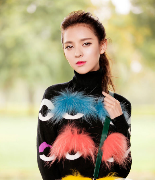 张予曦在《亲爱的,公主病》饰演林星辰,讲述了拥有公主病的千金小姐