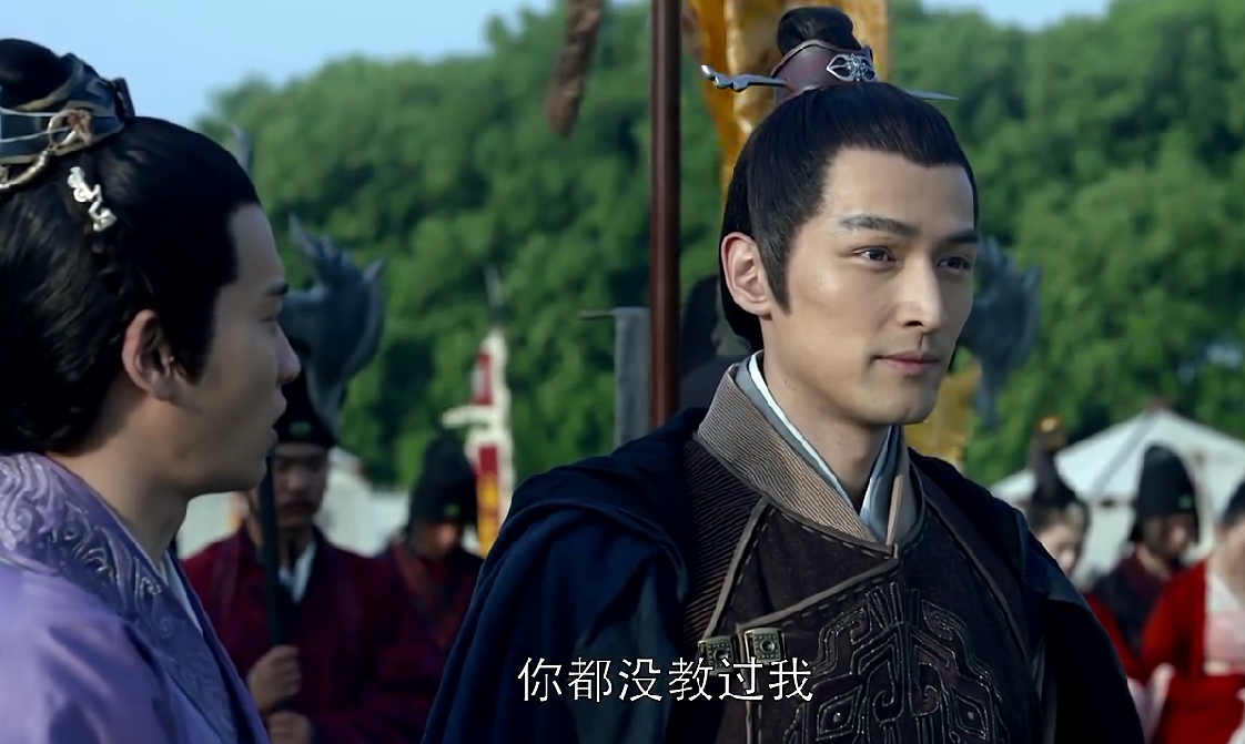 第一次是梅长苏等人被谢玉的府兵逼到一个湖中心的