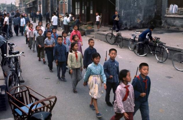 70年代老照片:图1国家的好苗子,图4国家的依靠