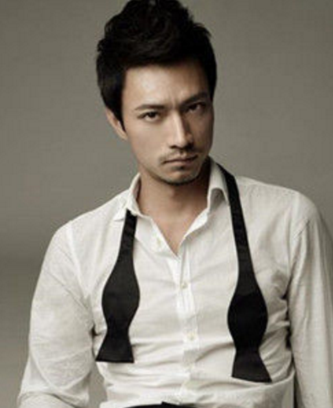 同样81年出生,邹市明老了,江明洋老了,而他却是21岁容颜