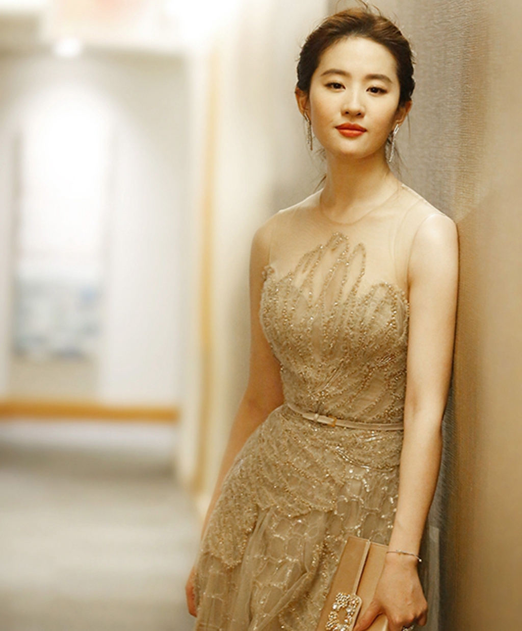 刘亦菲的5款礼服,我最喜欢第二个,最后一个足够让宋承宪惊艳!