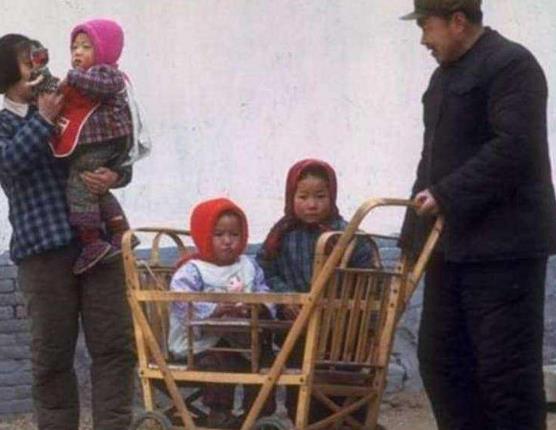 70年代老照片:图3搞怪少年,图4第一次接受人生的洗礼