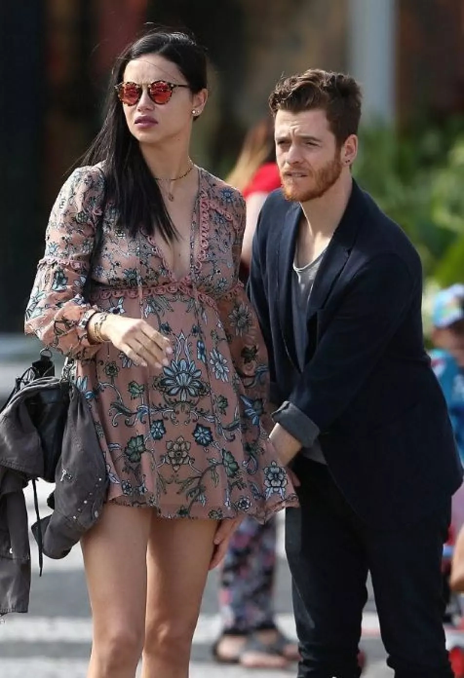 阿德里亚娜·利马和现任男友同框秀恩爱,网友:女神眼光真不行啊