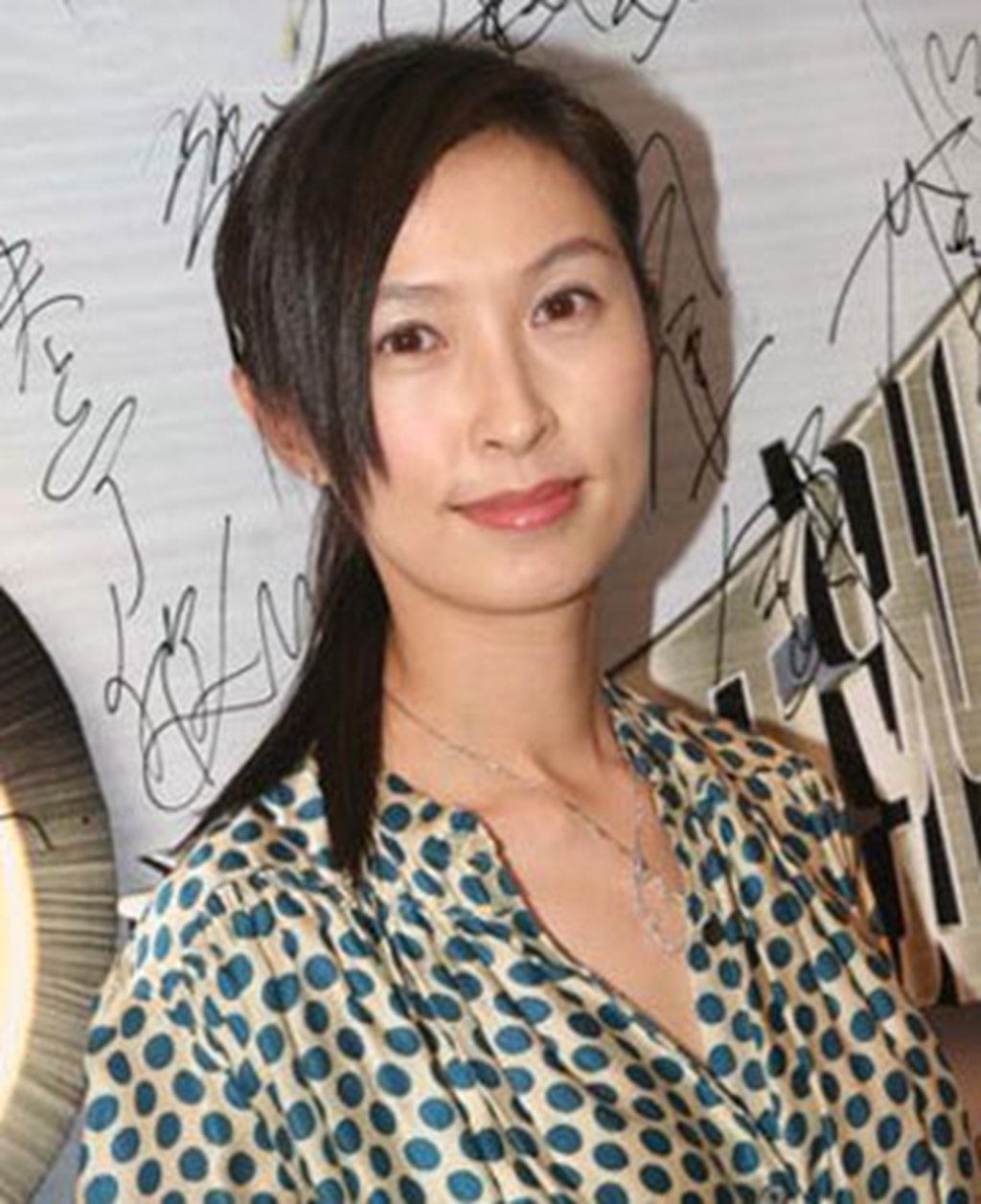 郭蔼明的5张时尚照:最喜欢图一,图四才让刘青云动心!