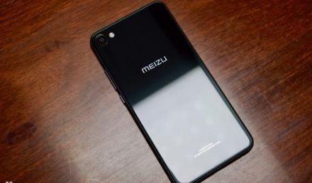 配置方面:这款手机采用的是联发科 helio p20,cpu频率是2.