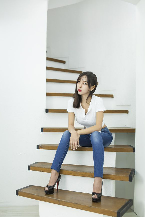 金美娜牛仔裤好身材