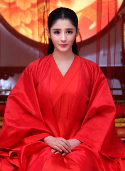 从古装到现代装,你是否get到了李心艾的颜值?