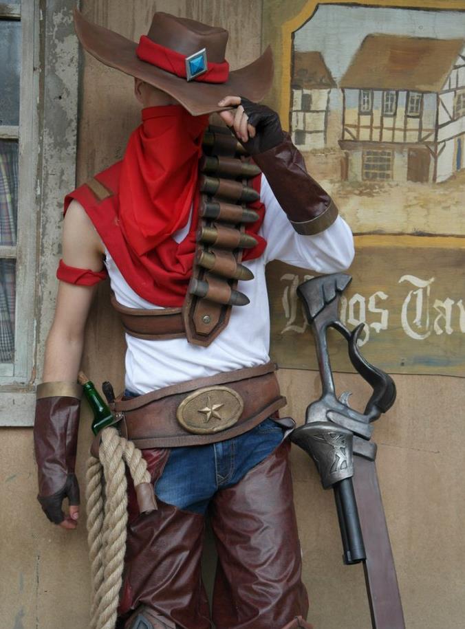 《英雄联盟》亚索cosplay,牛仔很酷!大爱女生版的腥红之月