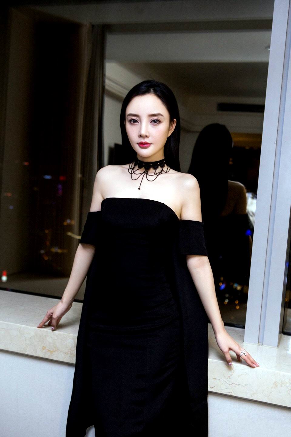 李小璐最迷人的自拍照,图二冷艳动人,最后一张让人看了着迷