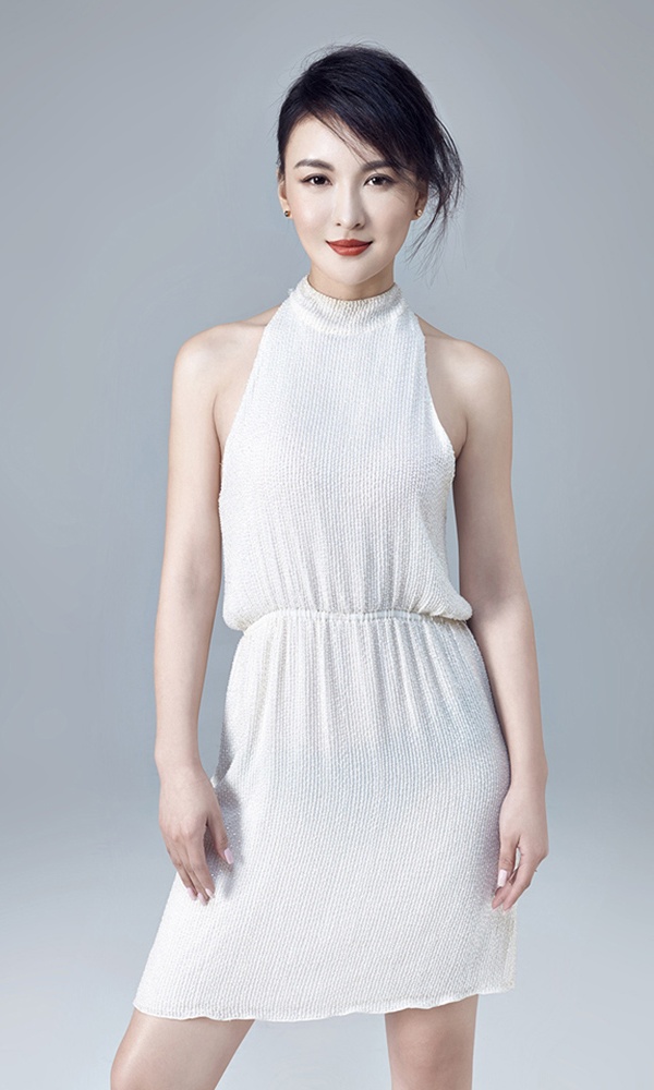 清新优雅的美女明星——郑亦桐