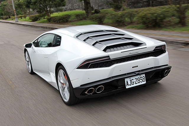 体验下老款兰博基尼huracán lp 610-4的驾驶感受