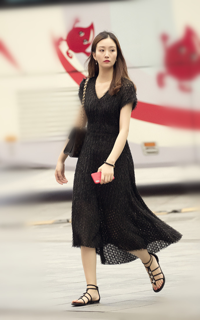 重庆街拍,女神范连衣裙,秒变气质女神不是问题