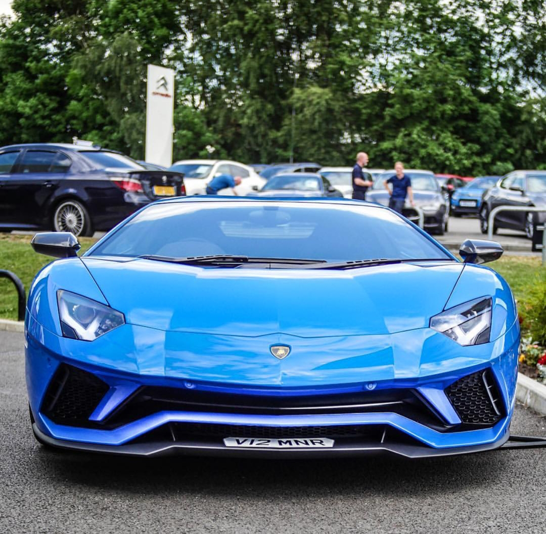 来自v12的"暴动",兰博基尼aventador s静态实拍