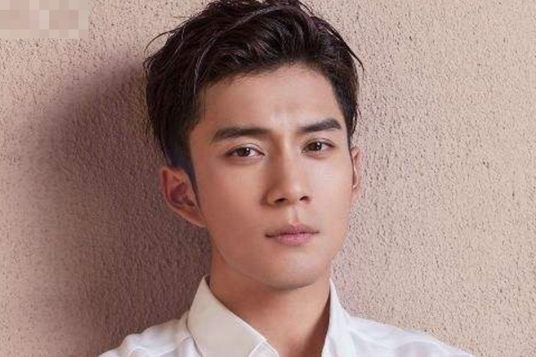 4位92年出生的男明星,张一山霸气,最后一位在综艺中很有人气!