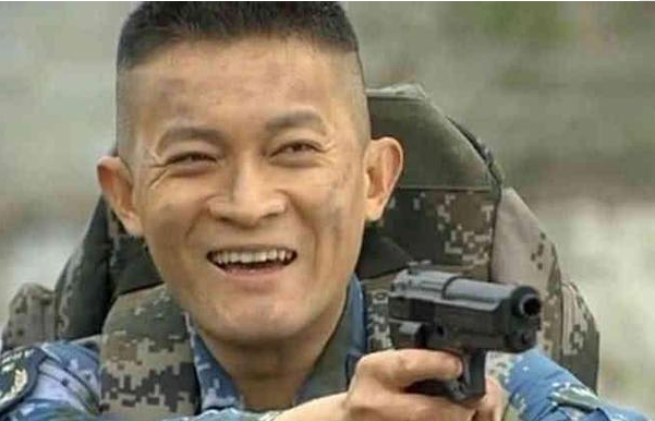 娱乐圈中的另类,每次拍戏都带上老婆,这样的蒋小鱼你喜欢吗?