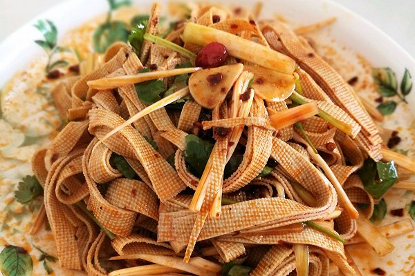 炎热夏季,来几盘清凉解热的小凉菜是必不可少的,做法简单易学