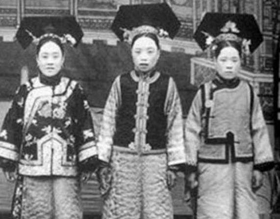 清朝老照片:图1传说中"小燕子",图3放在当今社会让人接受不了