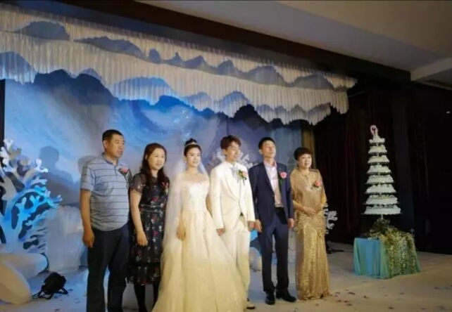 直击韩天宇婚礼现场:新郎有点小紧张,新娘感动落泪