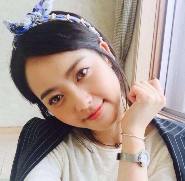 高雅拉的自拍照曝光,图1迷人,图3可爱,网友:想要图5的亲亲!