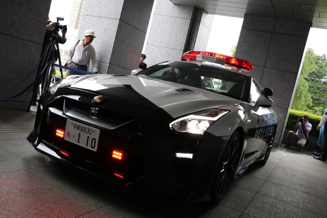 日本最强警车-尼桑gtr r35,车牌超级霸气威武!