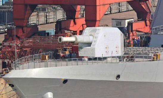 中国电磁炮即将登上055?专家的回答有深意:这给我们打了强心剂