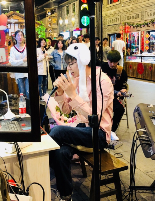 新晋国民老公张宇宁 抖友们称他为抖音界的林俊杰