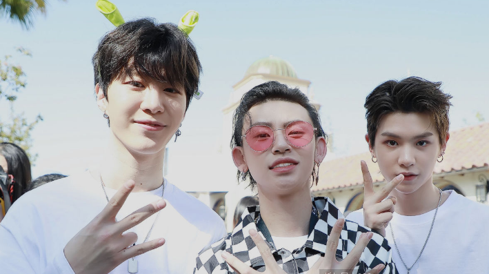 《跑男》王子异撞脸王大陆,比嘴大场面辣眼睛,范丞丞都笑哭了!