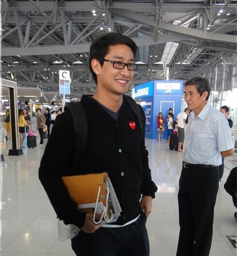 戴眼镜最好看泰国男星,三少禁欲系,singto腹黑界课代表