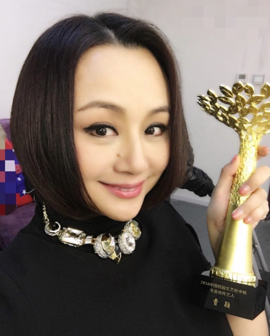 娱乐圈脸上有美人痣的明星中,唯有迪丽热巴的美人痣"不简单"!