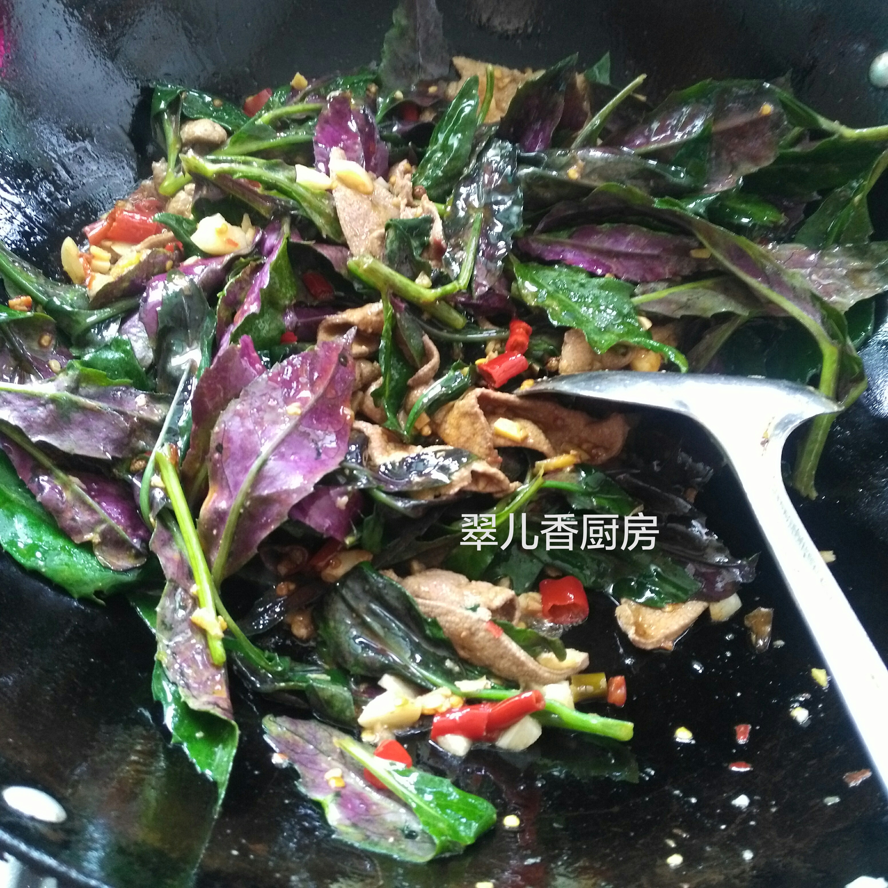 夏季多吃血皮菜,加上它一起炒,不仅补铁,还能补血