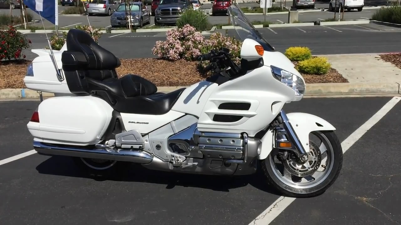 摩托中的劳斯莱斯:本田金翼!