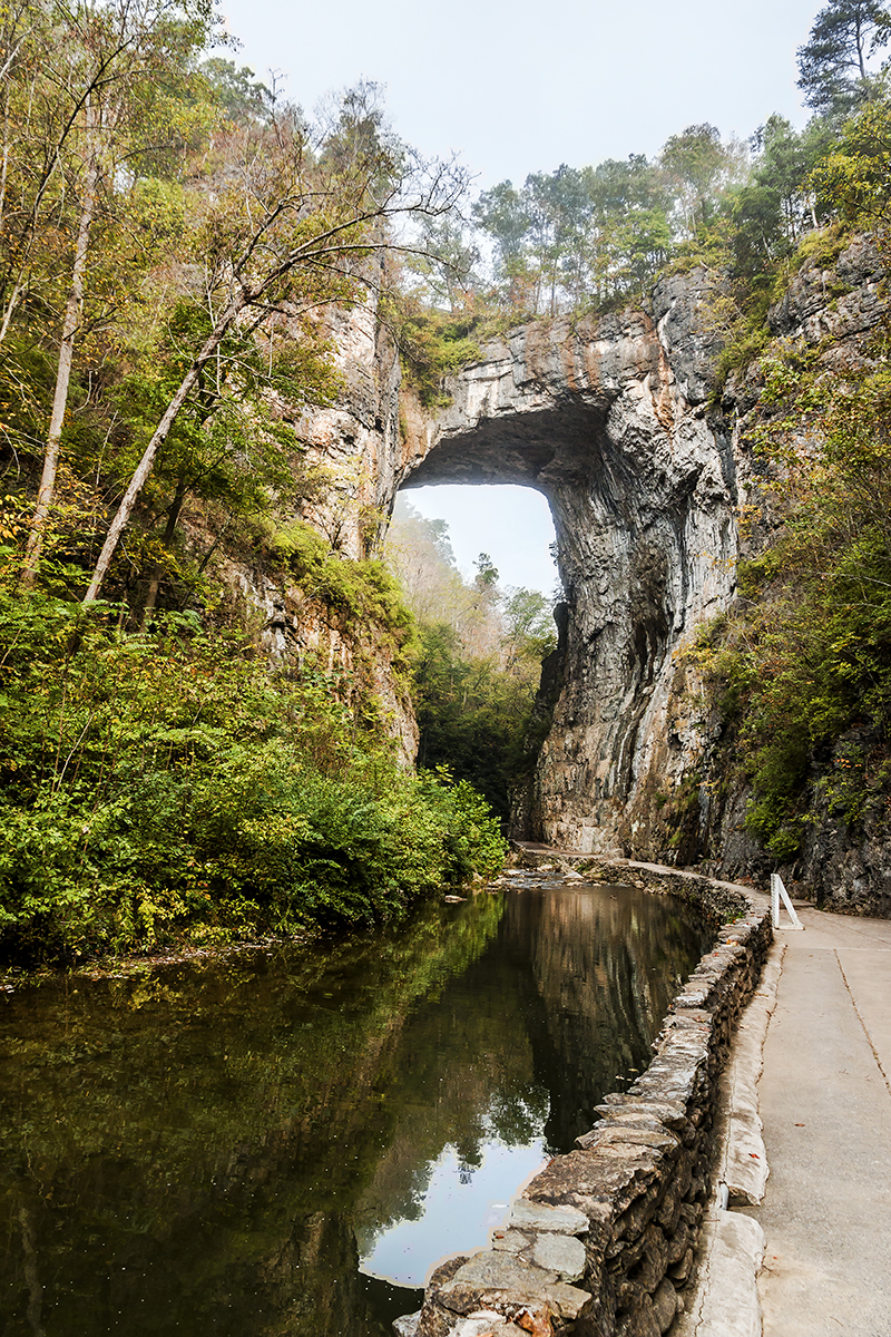 维珍尼亚州——天然石桥,形成至今已有五亿年之久