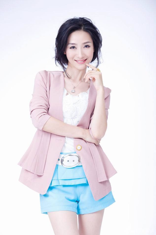 陶昕然的时尚潮流时刻,笑起来的样子好甜,淡雅的气质完美展现