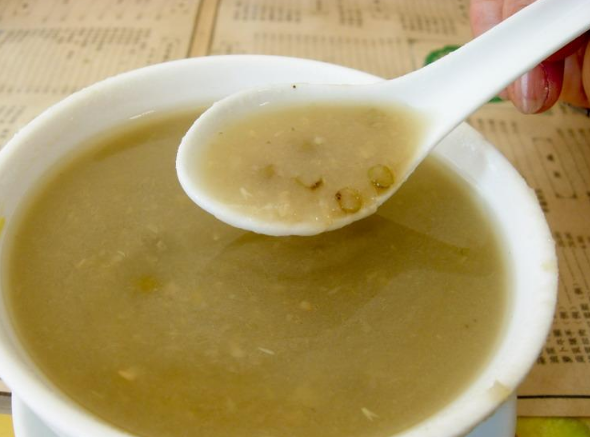 夏天喝"绿豆汤",能清热下火!但"这类人"不适合喝,别太嘴馋