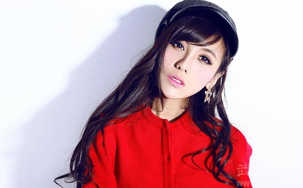 清水芙蓉,仪态万千——曹安娜