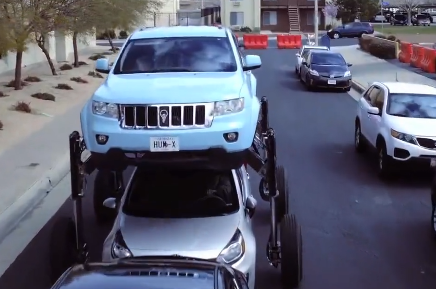 逆天!美国公司发明可升降底盘汽车,克服堵车小意思