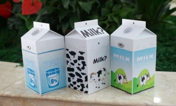 为什么饮料瓶是圆的牛奶盒是方的?原因竟是这个,扎心了!