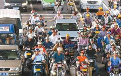 90年代真实老照片,图2摩托车大军,图4女司乘人员被挤哭!