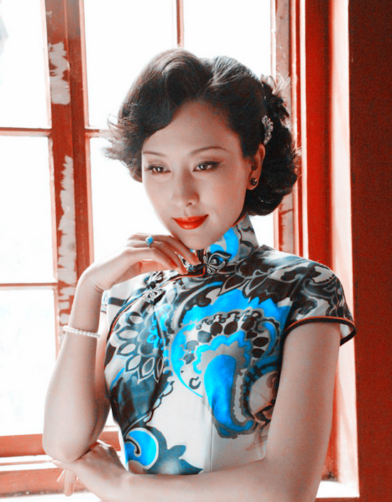 马苏早年旗袍写真流出,竟然还有些婴儿肥呢