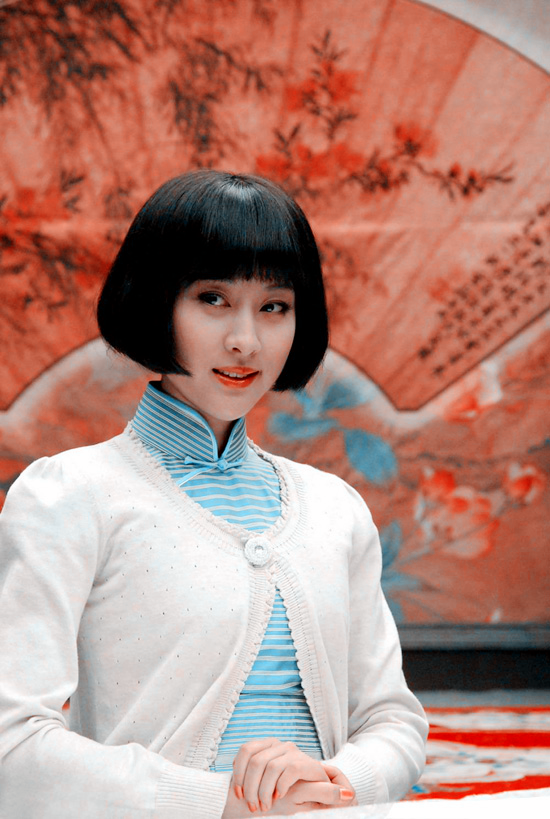 马苏早年旗袍写真流出,竟然还有些婴儿肥呢