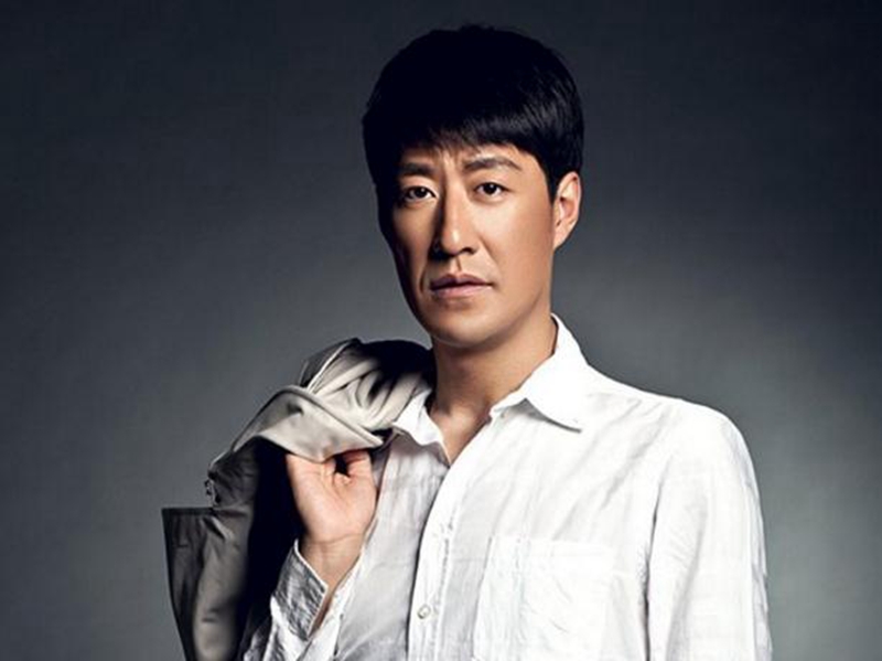张智尧,1975年出生于中国台湾,中国香港男演员,歌手.