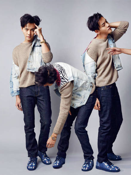 陈伟霆在网上晒与昔日好友,兄弟帮成员的合照,表示非常怀念!