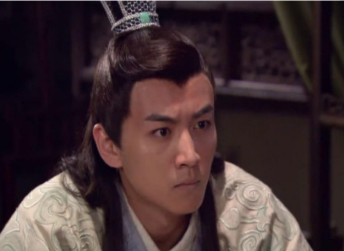 倚天屠龙记之魔教教主中的韦蝠王说:是不是想我吸干你的血.