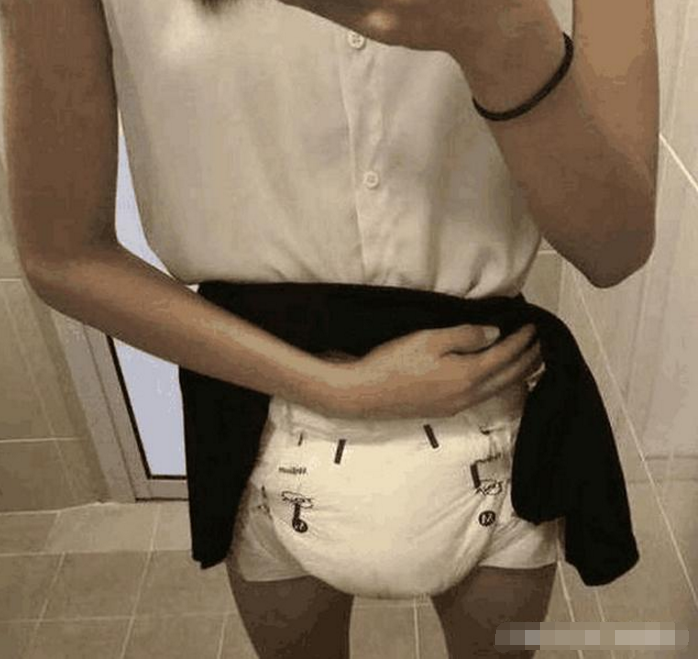 23岁美女需要终生穿纸尿裤生活,真相让人唏嘘,都怪自己太作了