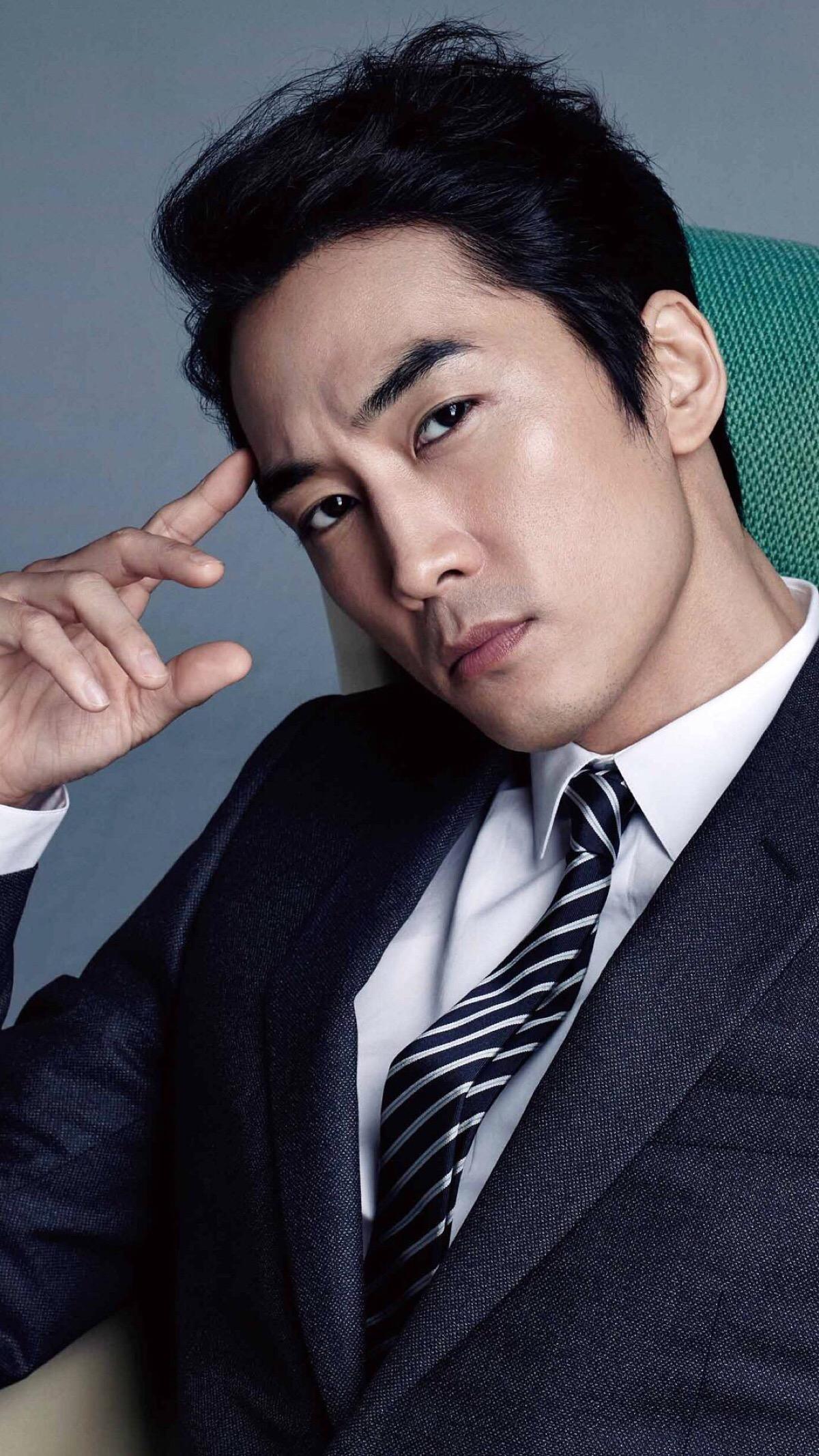 提起宋承宪,很多中国的观众都是因为刘亦菲的男友而关注他,其实早在