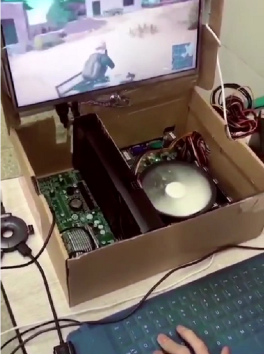 目前最垃圾的吃鸡电脑?机箱就一个鞋盒子,显示器没边框只有屏幕