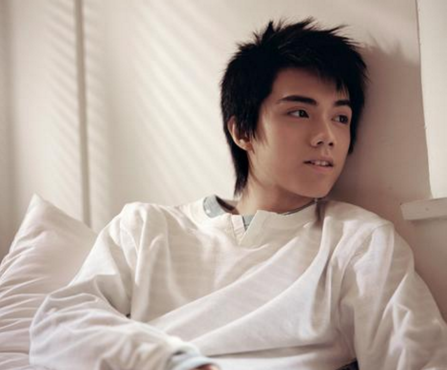 同样81年出生,张敬轩,李立,马光泽都没老,而他却是40岁容颜